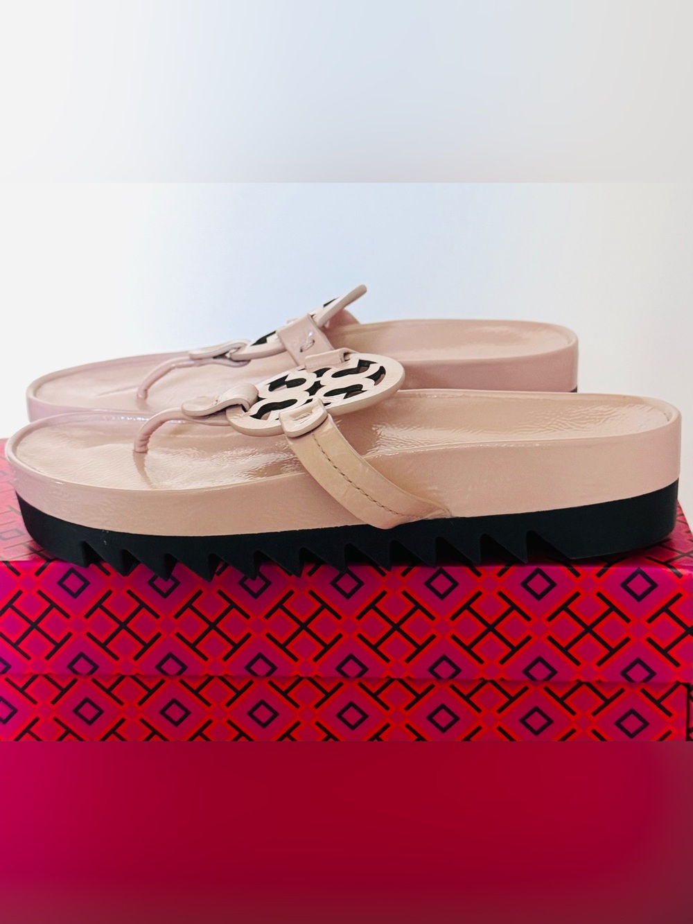 Tory Burch Miller Cloud Lug Sole Blush Nude Pink Patent Leather Sandals size 7.5 - Picture 9 of 12